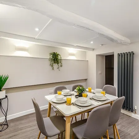 Castle Townhouse Tatil Evi
