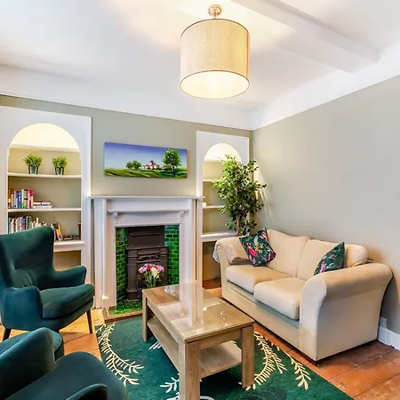Castle Townhouse Holiday home *